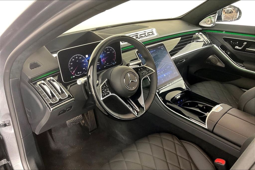 New 2026 Selenite Grey Metallic Mercedes-Benz S 580 image 6