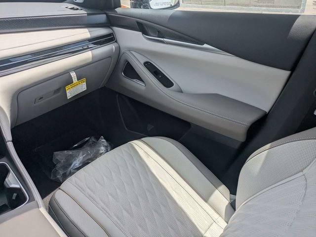 New 2027 2T RAD WHT INFINITI Autograph AWD image 18