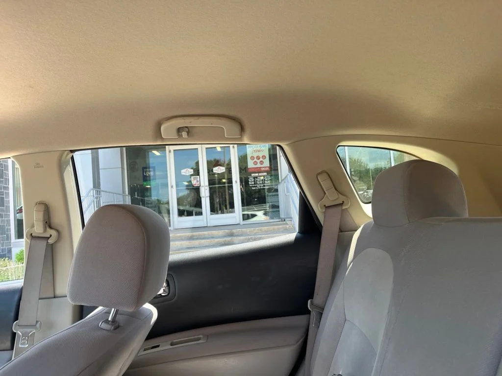 Used 2010 White Nissan S image 10