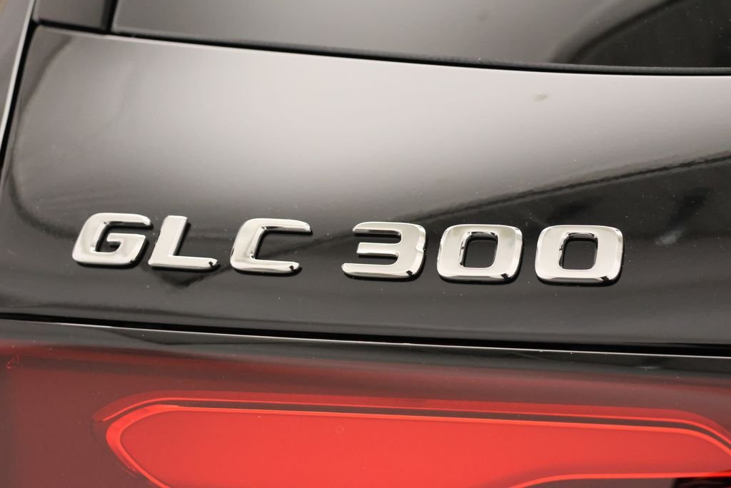Used 2026 Black Mercedes-Benz GLC 300 image 13