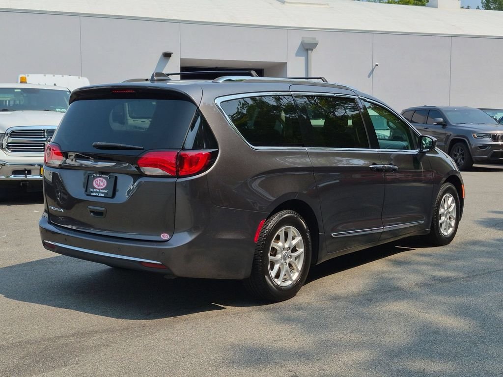 Used 2020 Gray Chrysler Touring L image 3