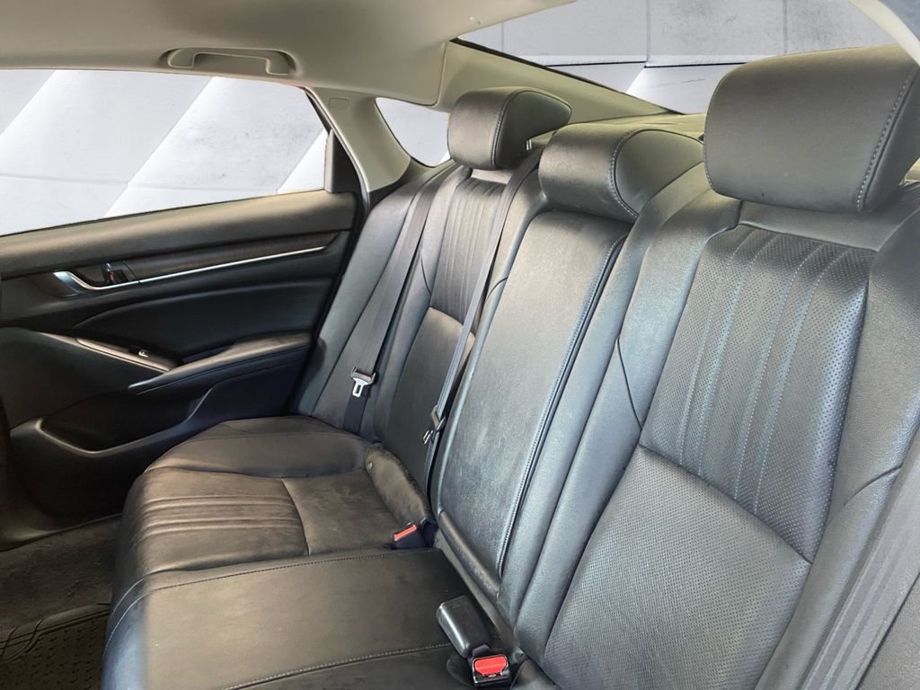 Used 2019  Honda EX-L image 18