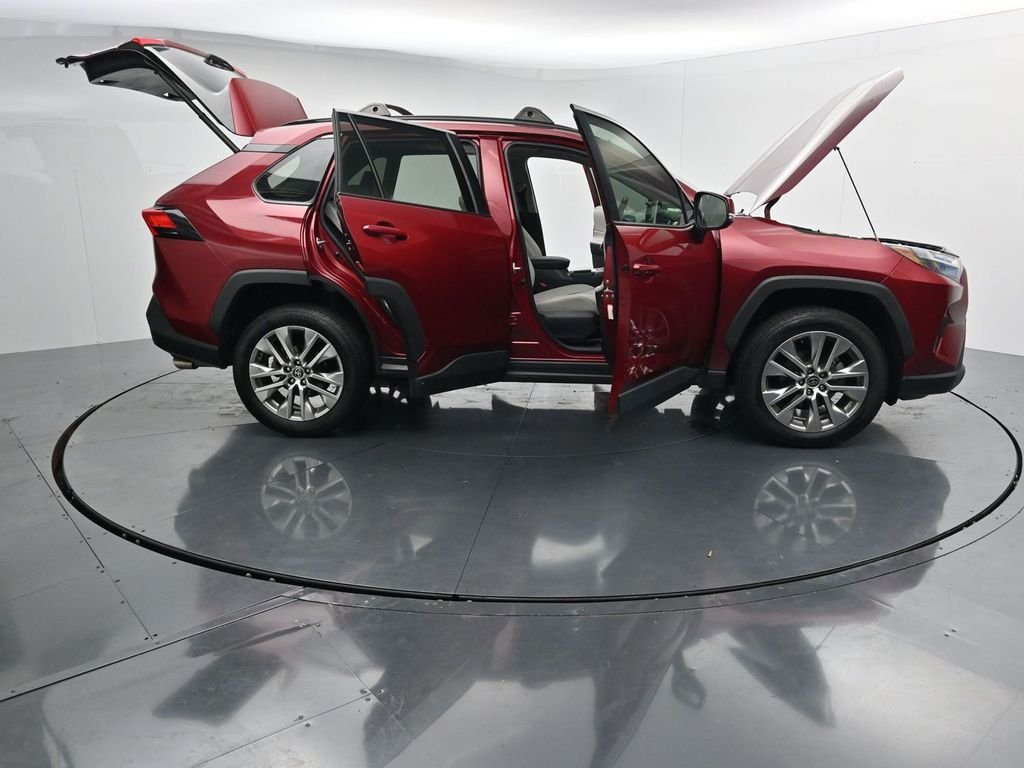 Used 2023 Red Toyota XLE Premium image 27