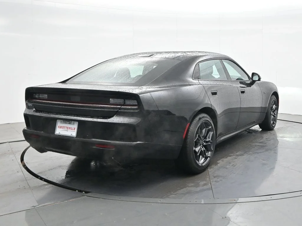 New 2026 Diamond Black Crystal Pearlcoat Dodge R/T image 7