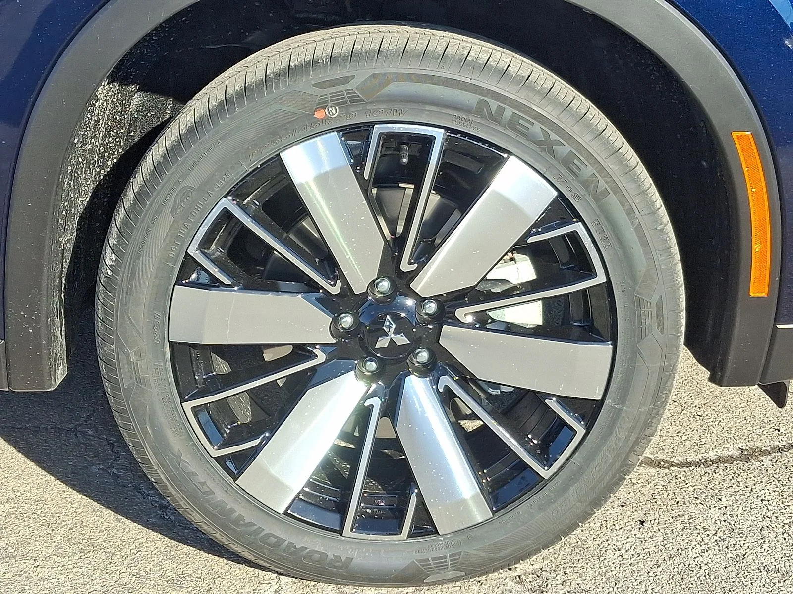 New 2026 Blue Mitsubishi SE image 8