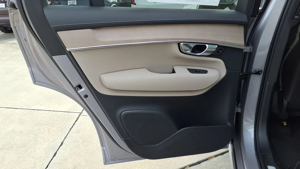 2026 Volvo XC90 Core - Photo 15