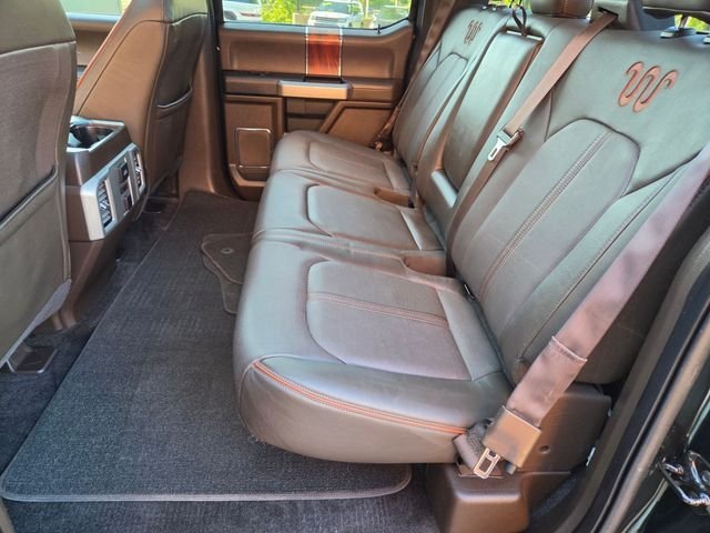 Used 2015  Ford King Ranch image 24