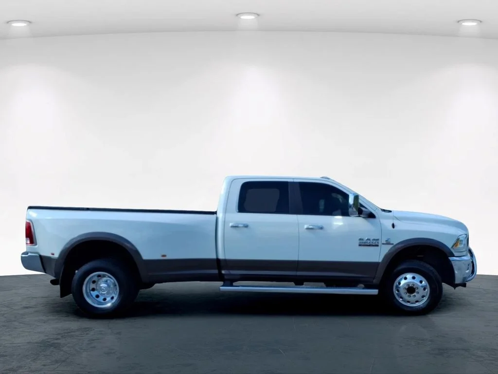 Used 2018 White Ram Laramie image 7
