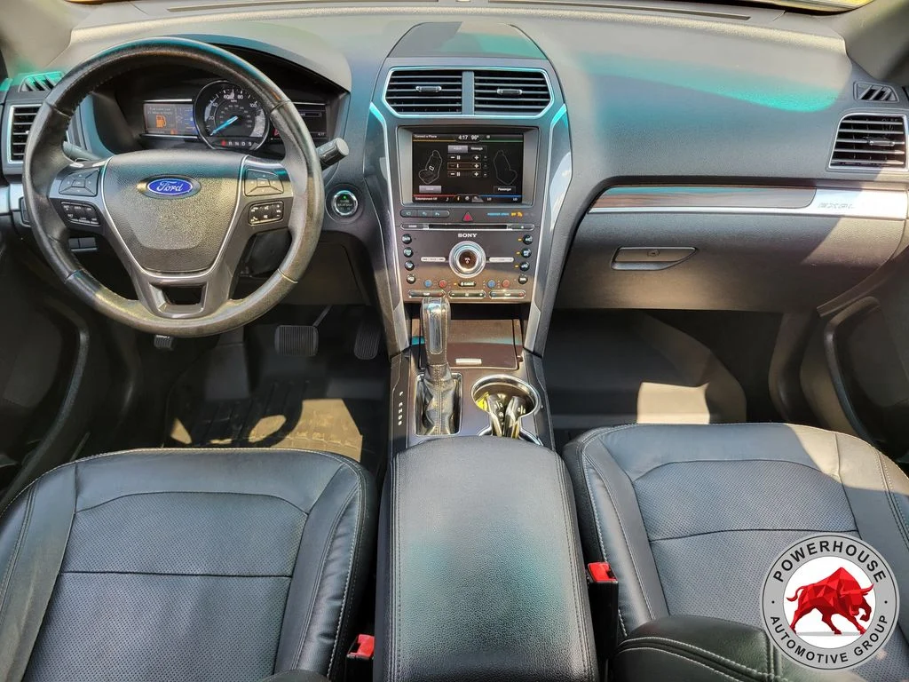 Used 2016 Black Ford Limited image 19
