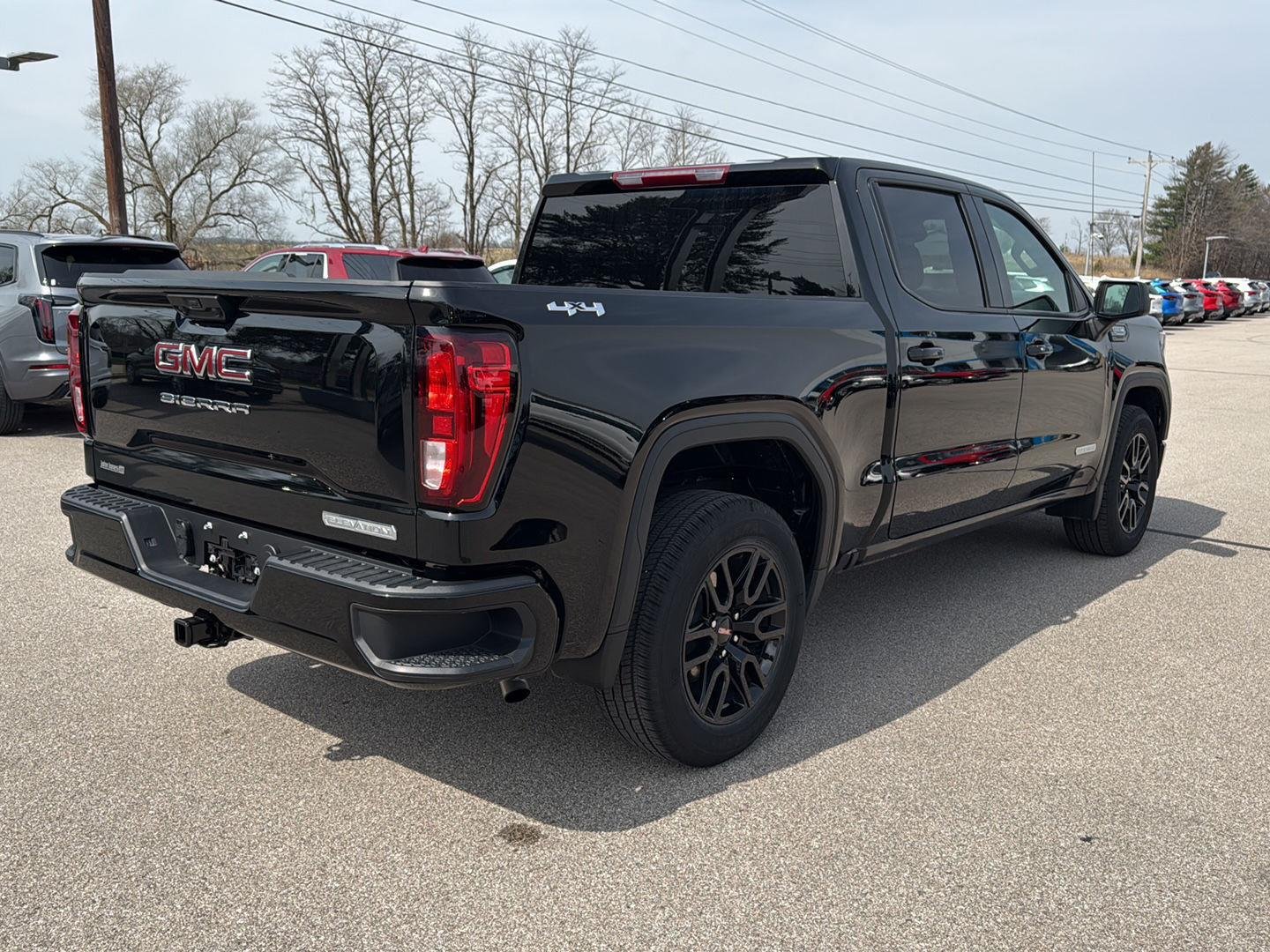 Used 2025 Onyx Black GMC Elevation image 16