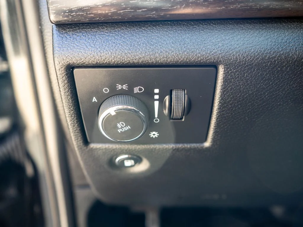 Used 2015 Black Jeep Altitude image 18