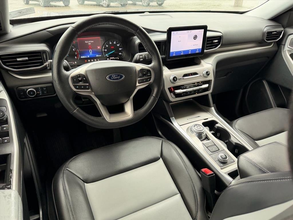 Used 2024 Stone Blue Ford XLT image 9