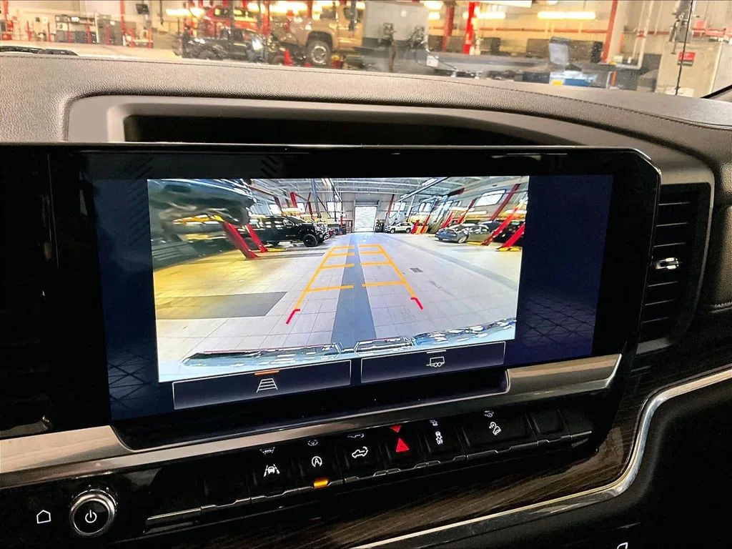 Used 2023 White GMC Elevation image 19