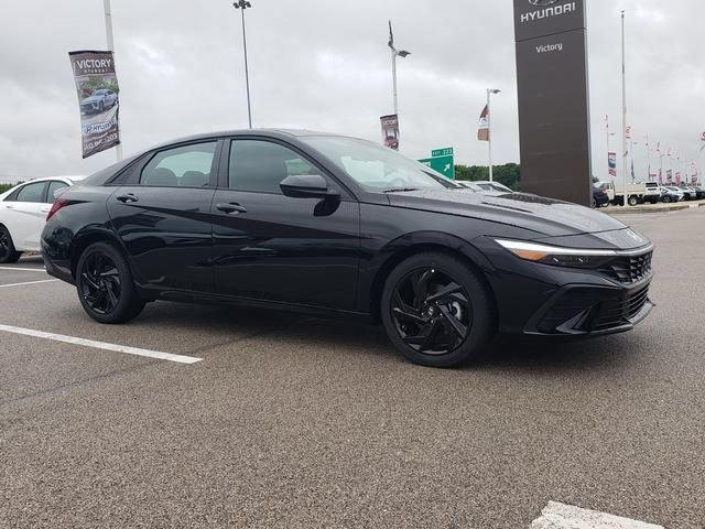 New 2026 Black Hyundai SEL Sport image 3