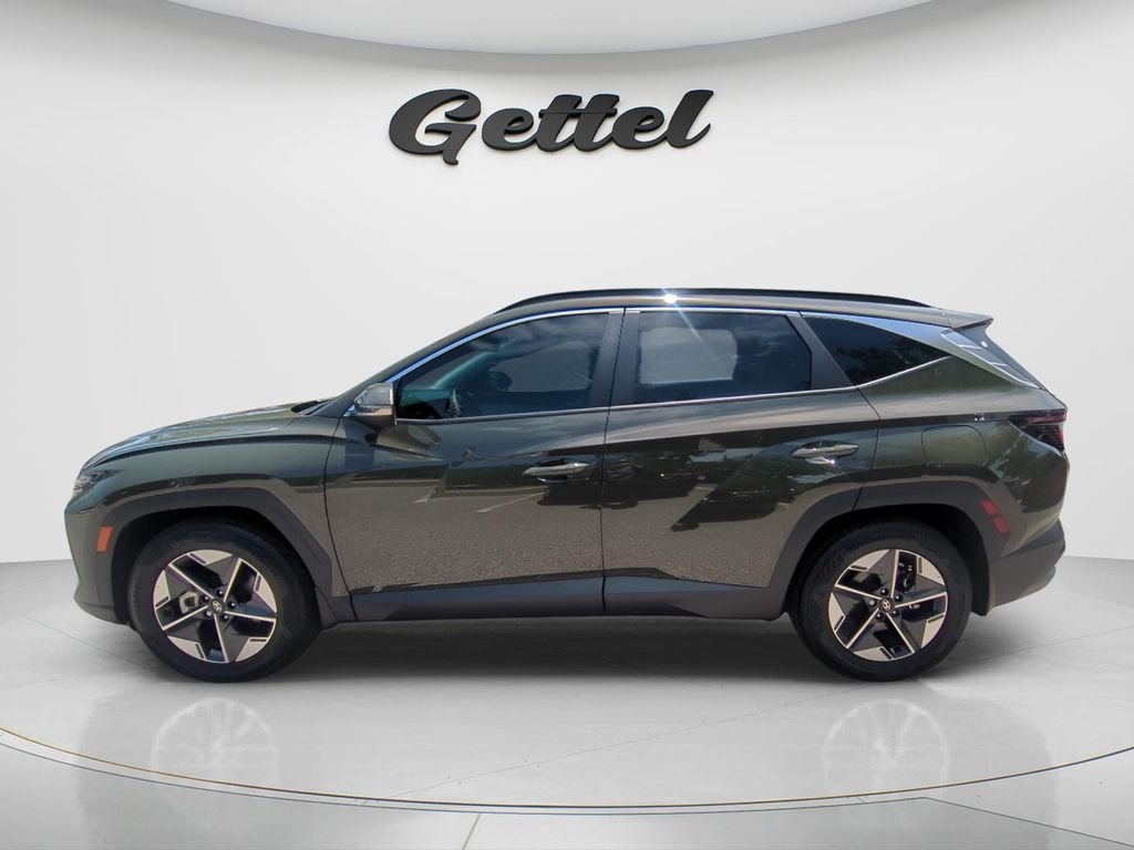 Used 2025 Green Hyundai SEL Convenience image 8