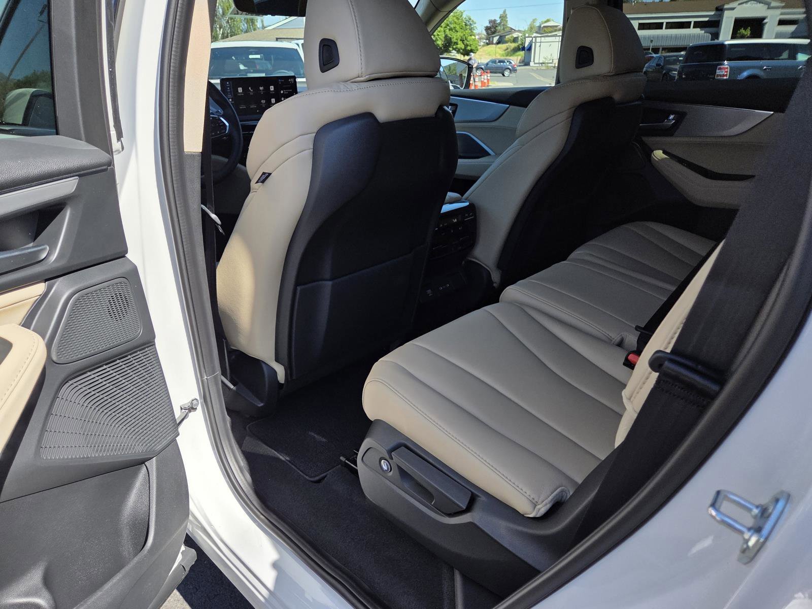 New 2026 Platinum White Pearl Acura AWD image 11