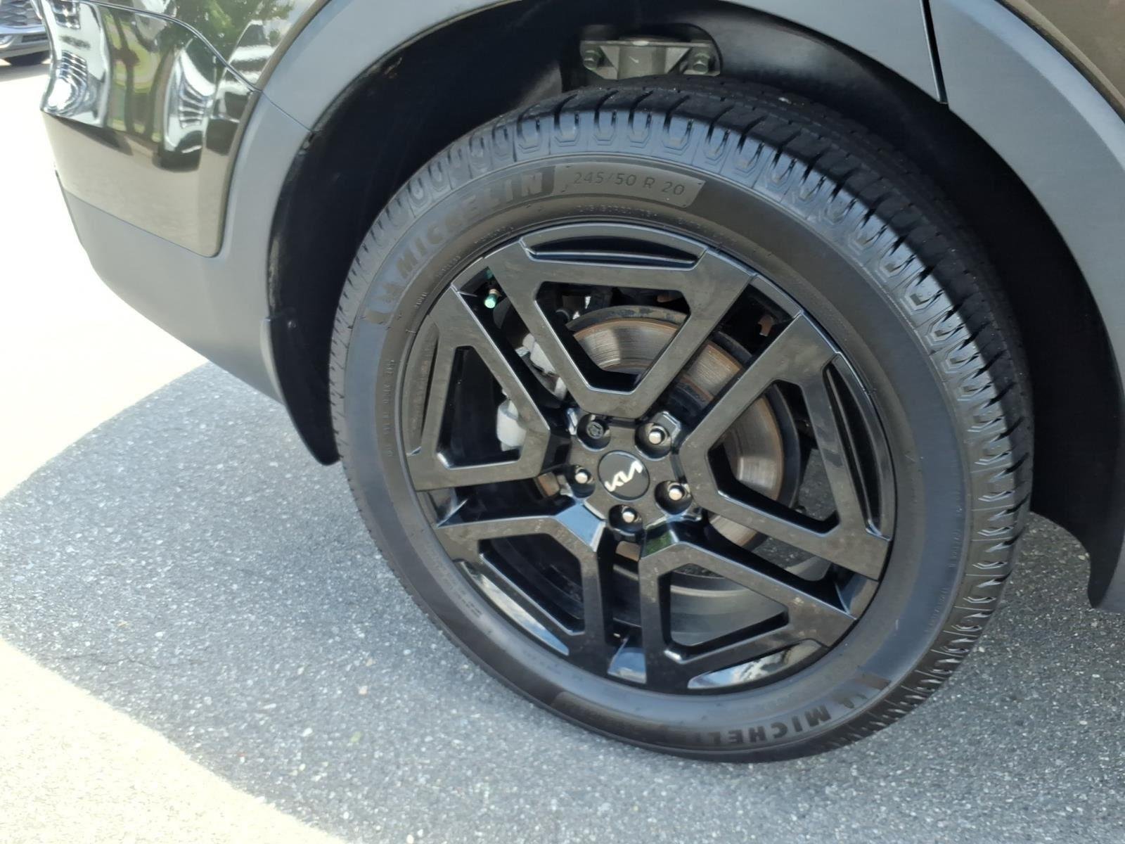 Used 2023 Dark Moss Kia SX X-Line image 13