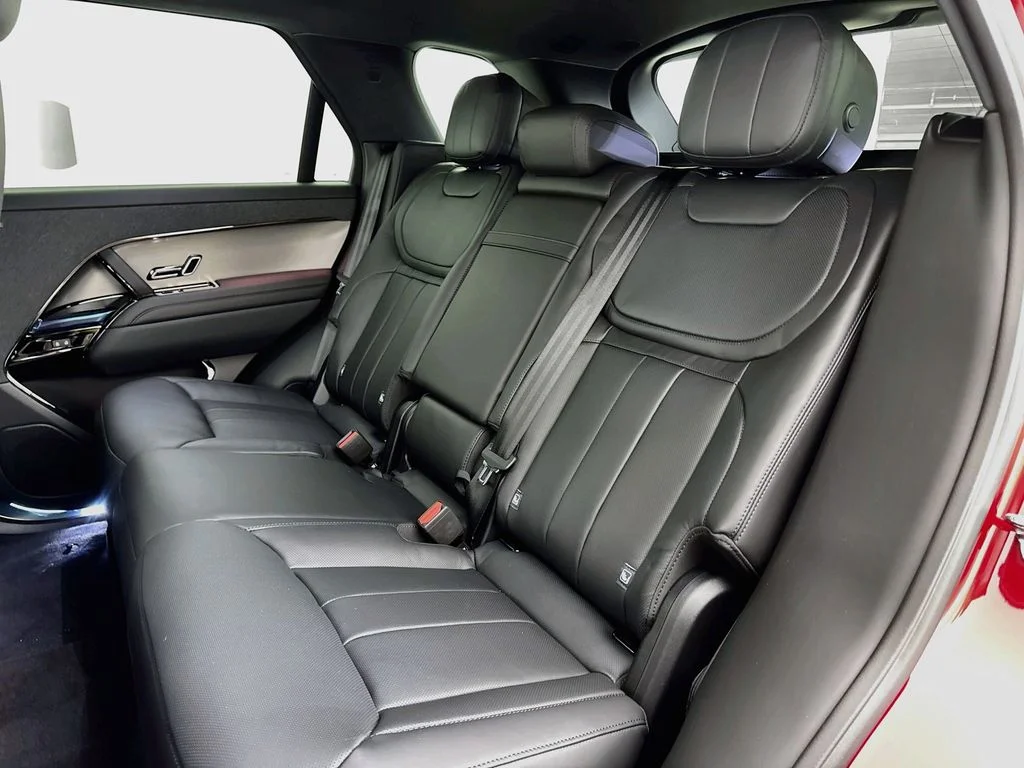 New 2026 Firenze Red Land Rover Dynamic SE image 25