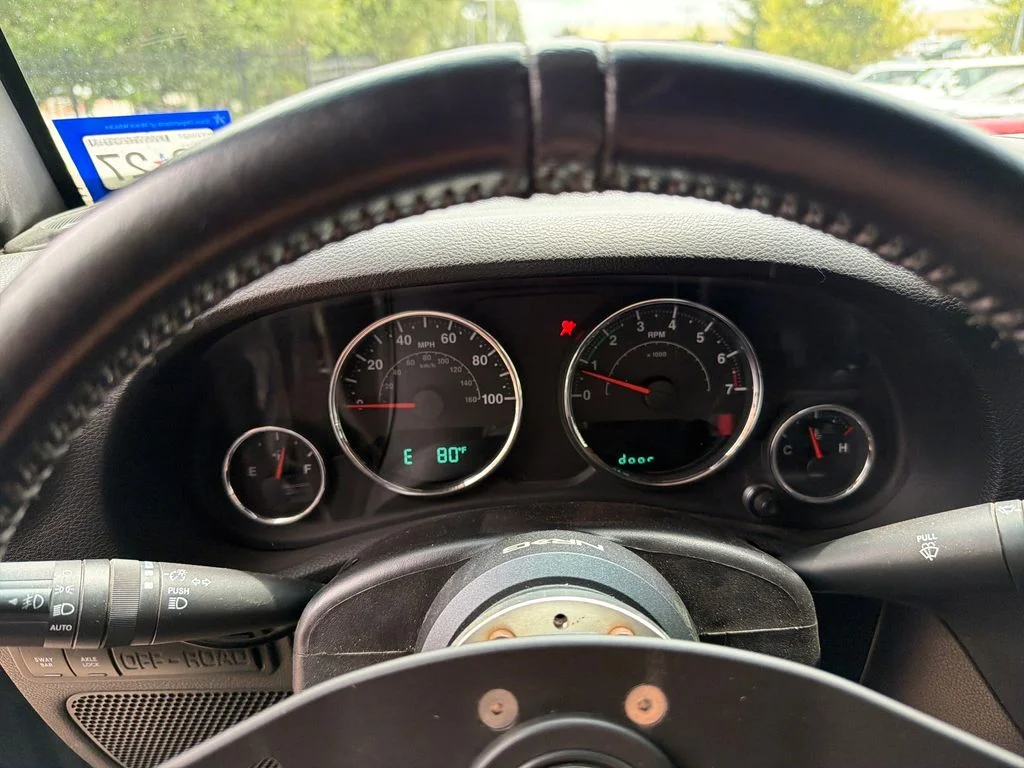 Used 2015 White Jeep Rubicon image 22