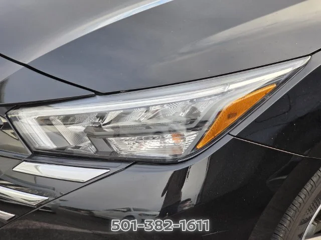 2025 Nissan Versa Sedan SV - Photo 11