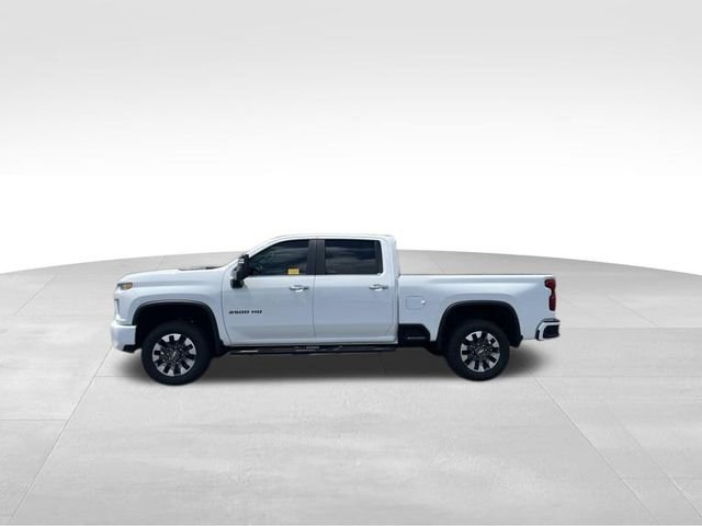 Used 2021 SUMMIT WHITE Chevrolet LT image 2