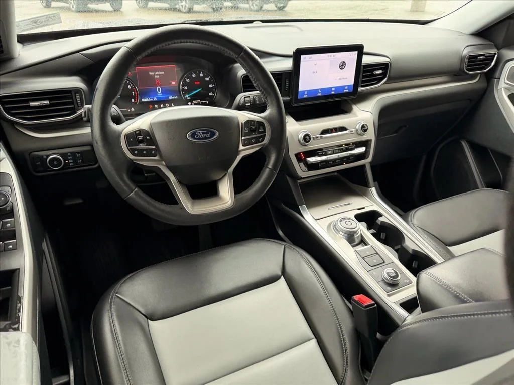 Used 2024 Stone Blue Ford XLT image 9