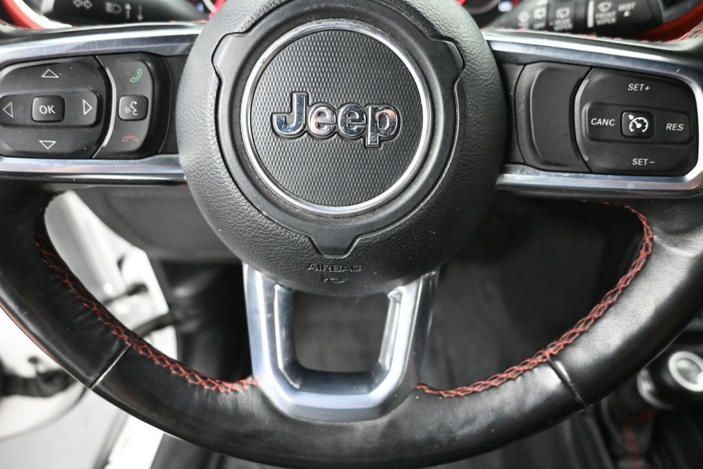 Used 2018 White Jeep Unlimited Rubicon image 17