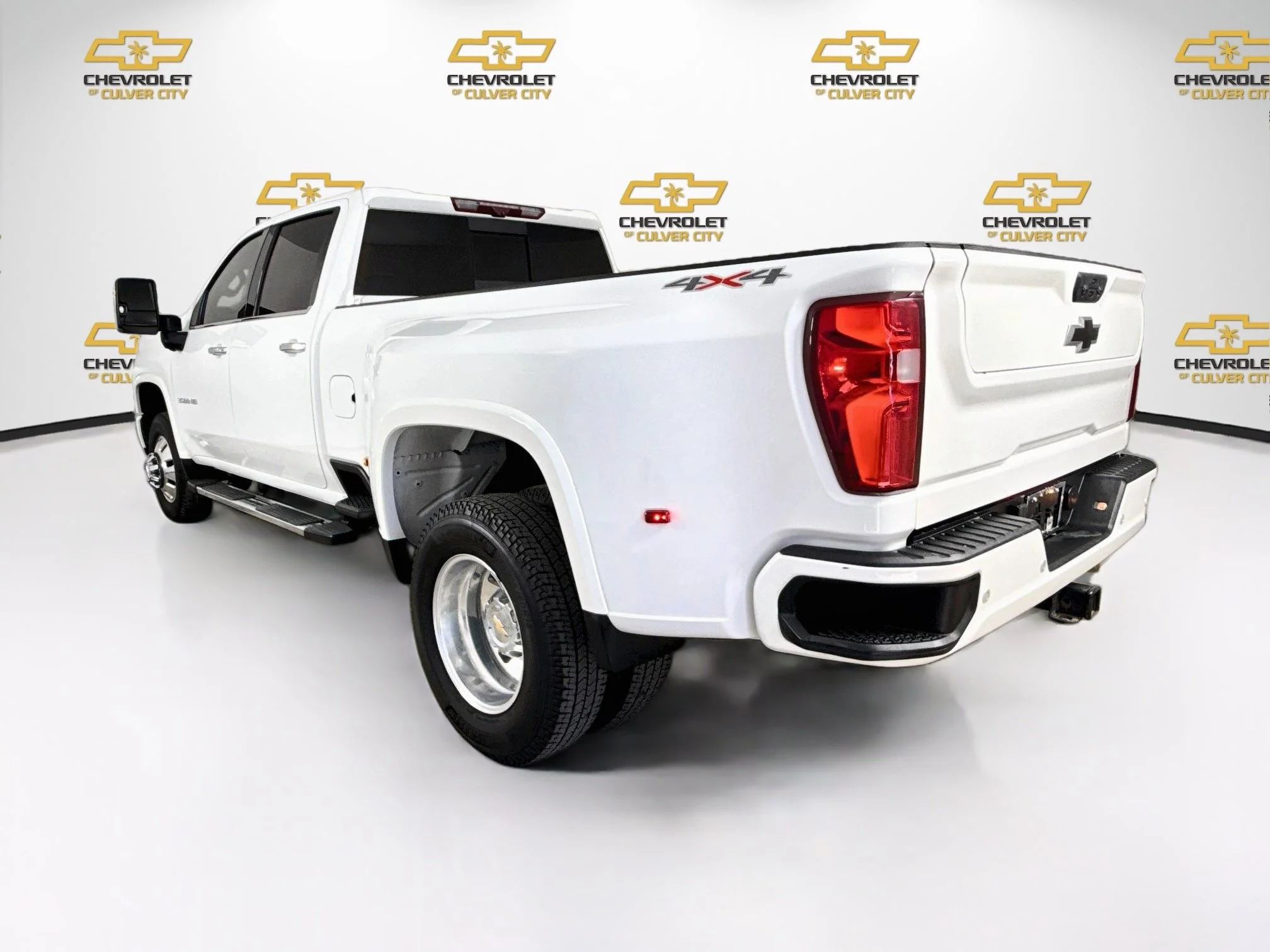 Used 2024 Summit White Chevrolet LTZ DRW image 6