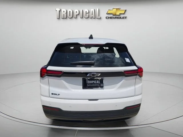 New 2027 Summit White Chevrolet LT image 4