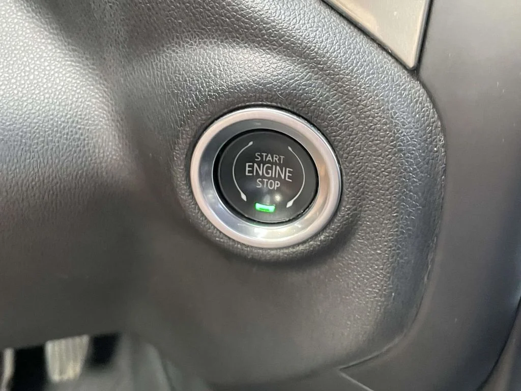 Used 2021 SILVER ICE METALLIC Chevrolet LT image 27