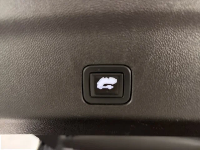 Used 2021 Gray Chevrolet Z71 image 8
