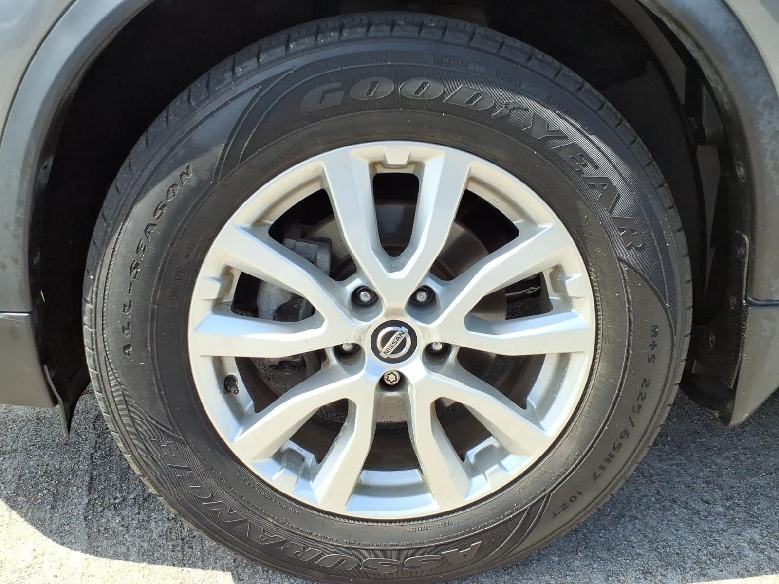 Used 2020 Gun Metallic Nissan SV image 4