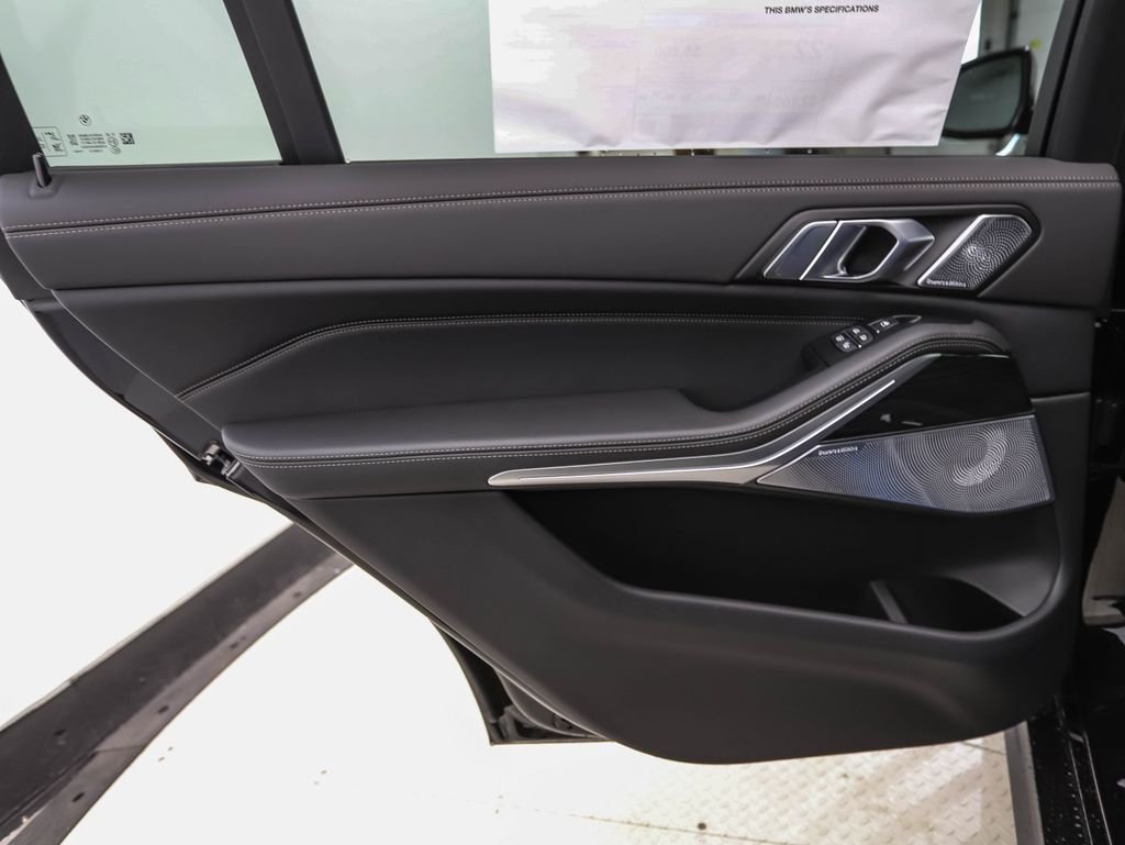 New 2027 Black Sapphire Metallic BMW xDrive40i image 20