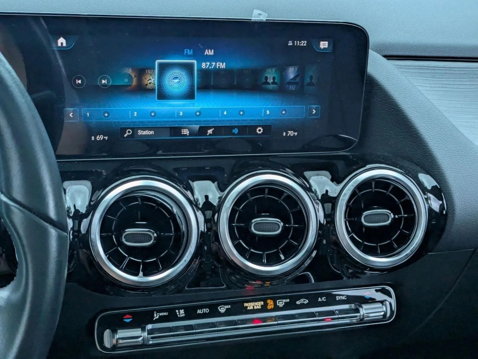 Used 2023 Mountain Grey Metallic Mercedes-Benz GLA 250 image 9