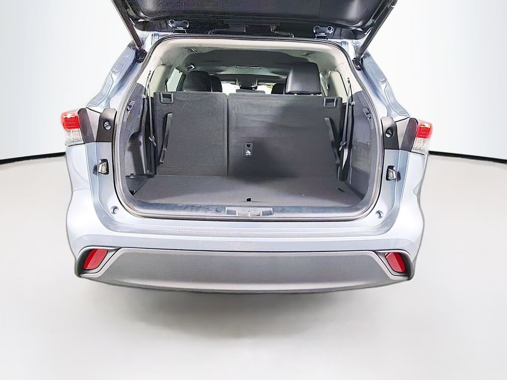 Used 2021  Toyota XLE image 26