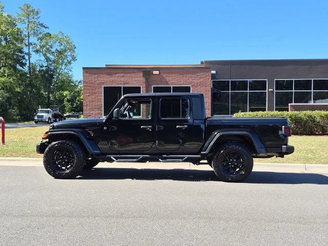 Used 2023 Black Jeep Sport S image 10