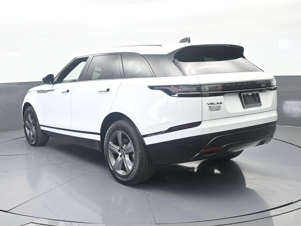 Used 2025 Gray Land Rover Dynamic SE image 4
