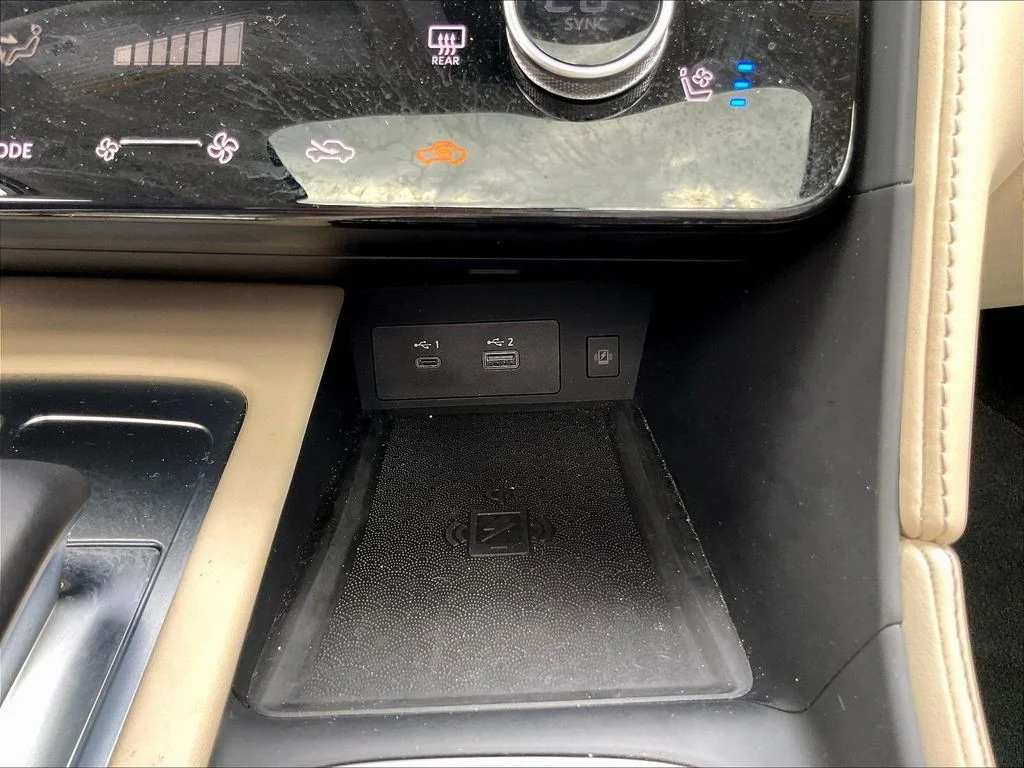 Used 2025 Black INFINITI LUXE image 18