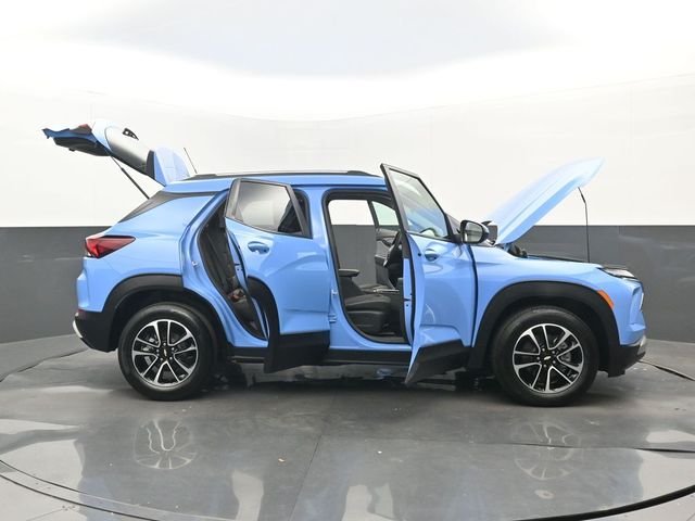 Used 2024 Fountain Blue Chevrolet LT image 30