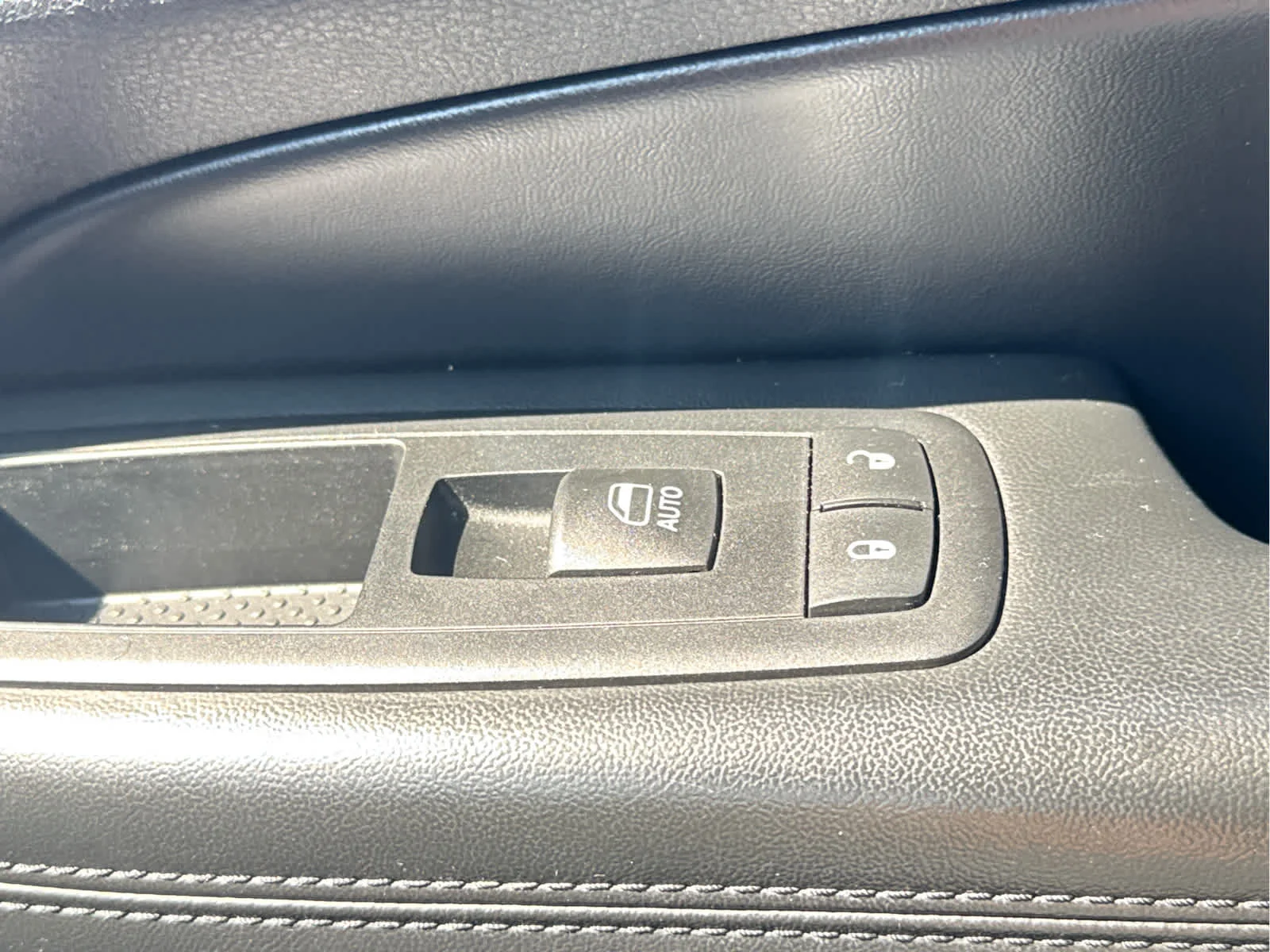 Used 2012 Mineral Gray Metallic Jeep Laredo image 19