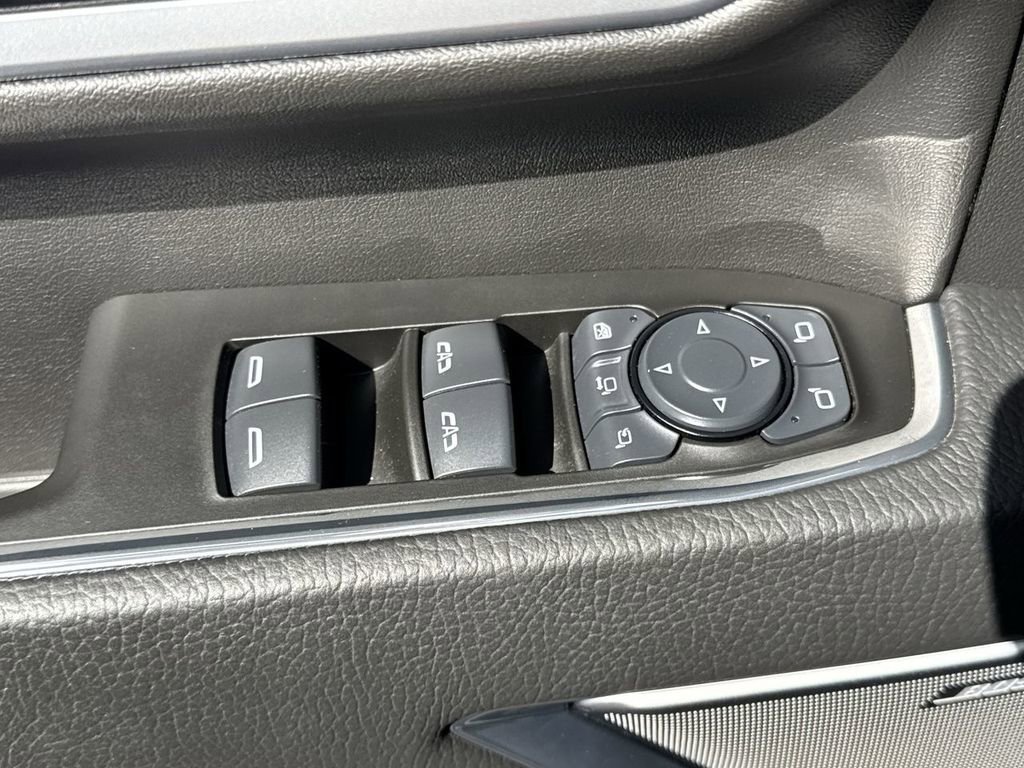 Used 2025 Sterling Metallic GMC Denali image 27