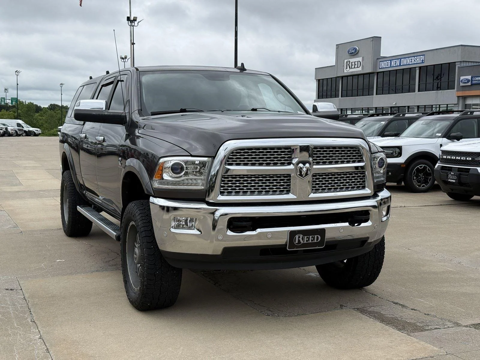 Certified Used 2017 Granite Crystal Clearcoat Metallic Ram Laramie image 2