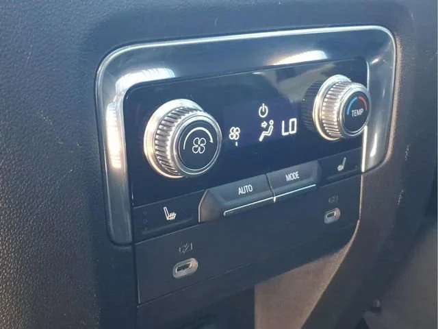 Used 2024 Onyx Black GMC Denali image 23
