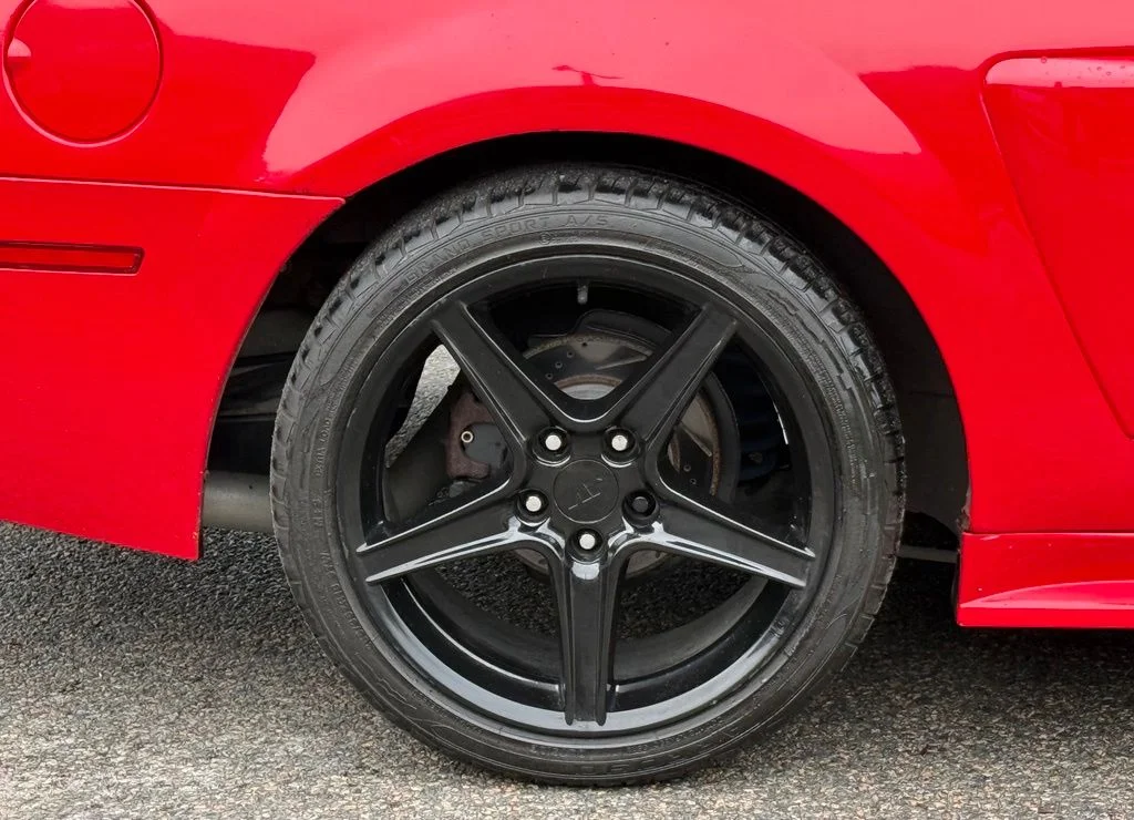 Used 2004 Red Ford GT image 13