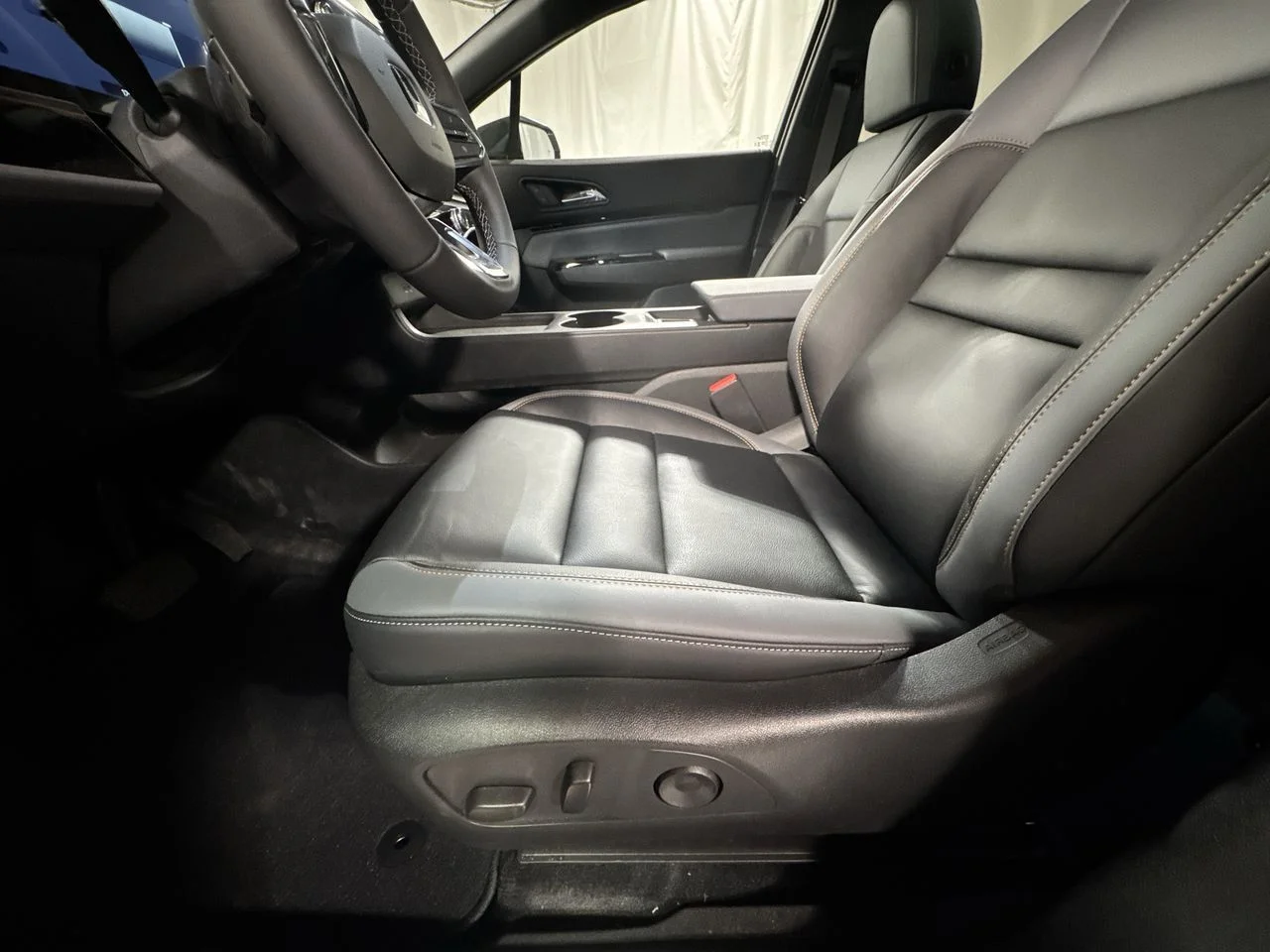New 2026 Mercury Silver Metallic Honda Touring image 17