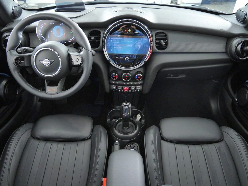 Used 2024  MINI Iconic image 6