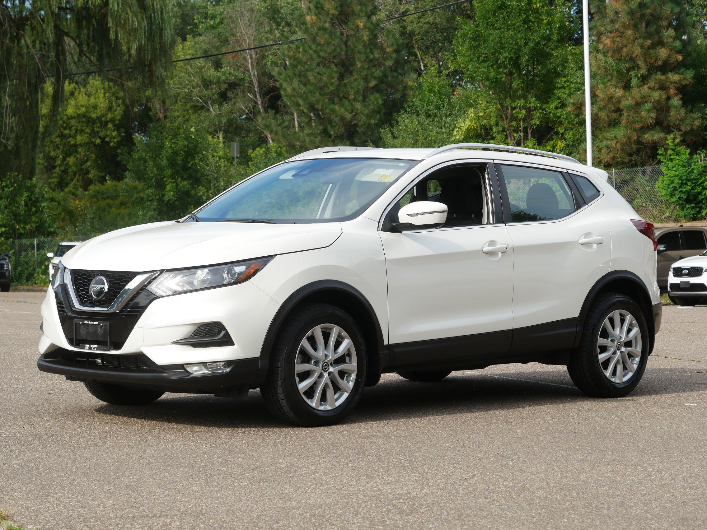 Certified Used 2022 Pearl White Tricoat Nissan SV image 3