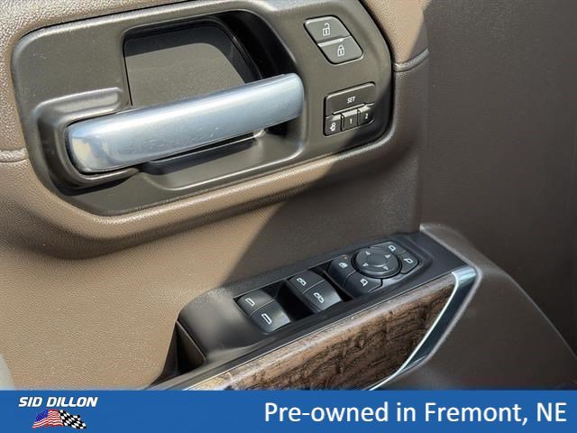 Used 2021 WHITE FROST TRICOAT GMC Denali image 17