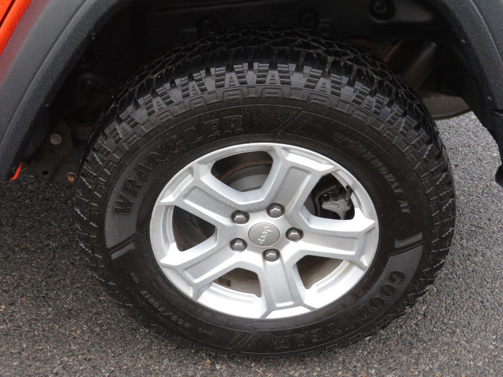 Used 2020 Punkn Metallic Clearcoat Jeep Sport S image 13