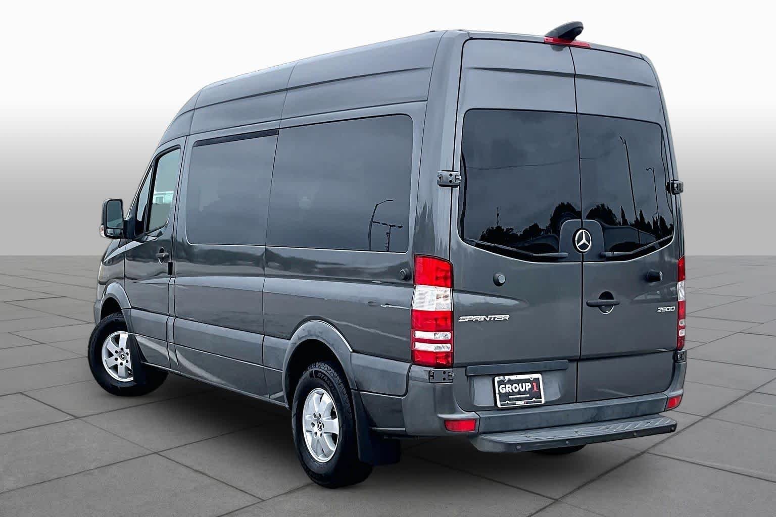 Used 2018 Graphite Gray Metallic Mercedes-Benz  image 11